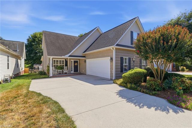 6650 Springfield Village Lane, Clemmons, NC 27012