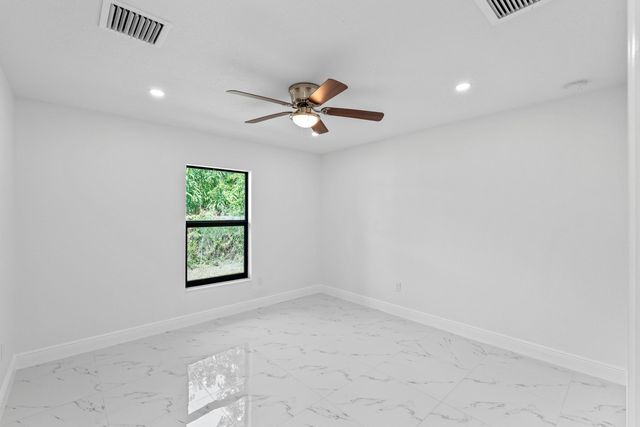 616 S Pine Street B, Lake Worth, FL 33460