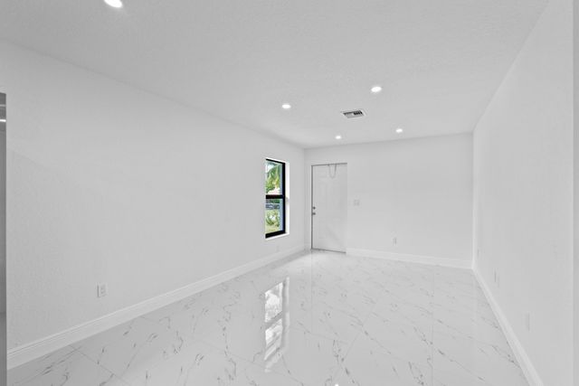 616 S Pine Street B, Lake Worth, FL 33460