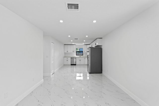 616 S Pine Street B, Lake Worth, FL 33460