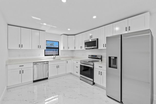 616 S Pine Street B, Lake Worth, FL 33460