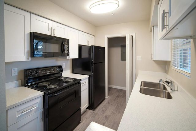 8455 Will Clayton Parkway 703, Humble, TX 77338