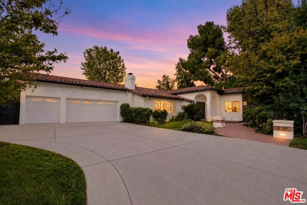 17615 Corinthian Drive, Encino, CA 91316 — photo 3