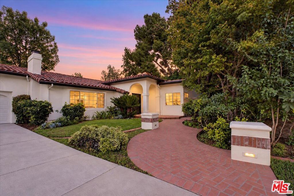 17615 Corinthian Drive, Encino, CA 91316 — photo 4