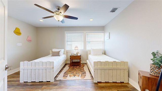 1128 S 11th St, Port Aransas, TX 78373