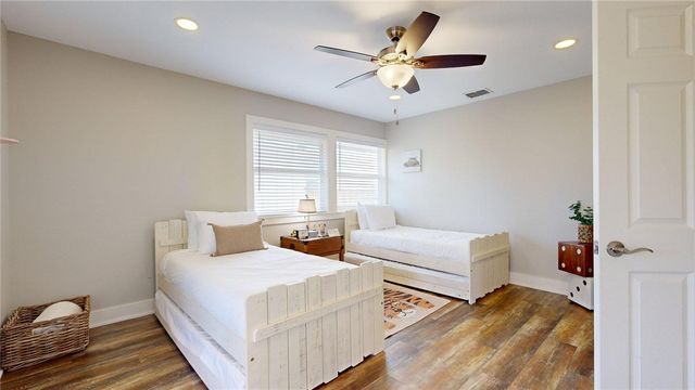 1128 S 11th St, Port Aransas, TX 78373