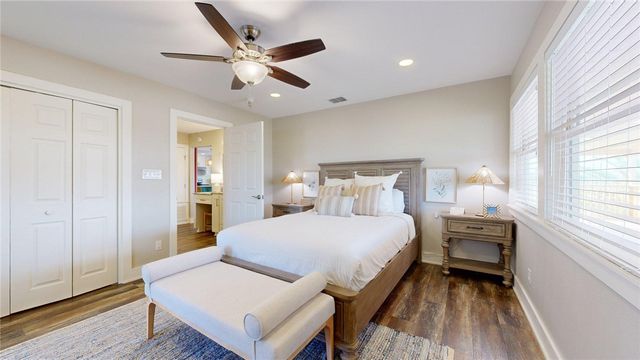 1128 S 11th St, Port Aransas, TX 78373