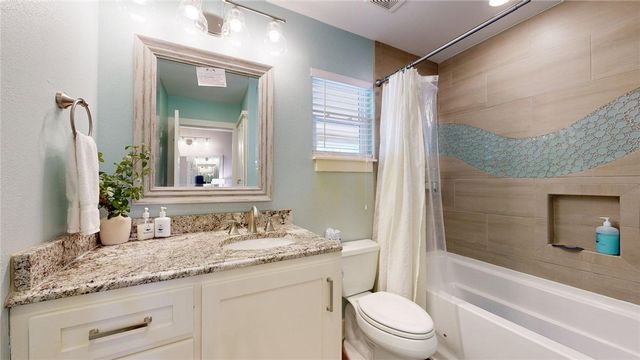 1128 S 11th St, Port Aransas, TX 78373