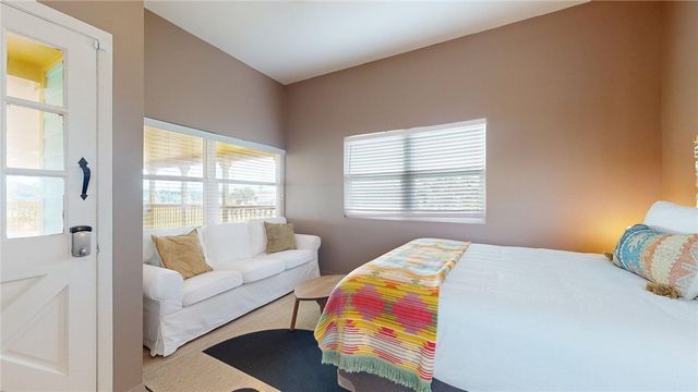 1128 S 11th St, Port Aransas, TX 78373
