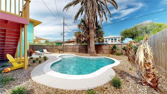 1128 S 11th St, Port Aransas, TX 78373