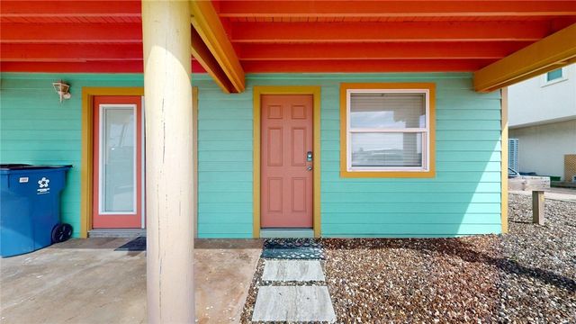 1128 S 11th St, Port Aransas, TX 78373