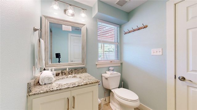 1128 S 11th St, Port Aransas, TX 78373