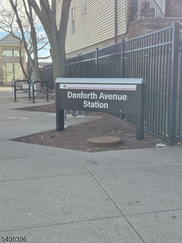 77 Pearsall Ave, Jersey City, NJ 07305