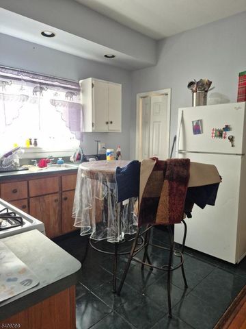 77 Pearsall Ave, Jersey City, NJ 07305