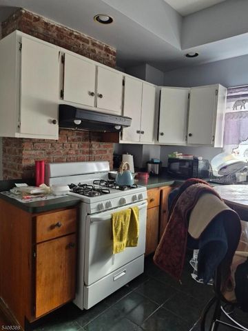 77 Pearsall Ave, Jersey City, NJ 07305