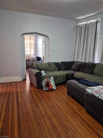 77 Pearsall Ave, Jersey City, NJ 07305