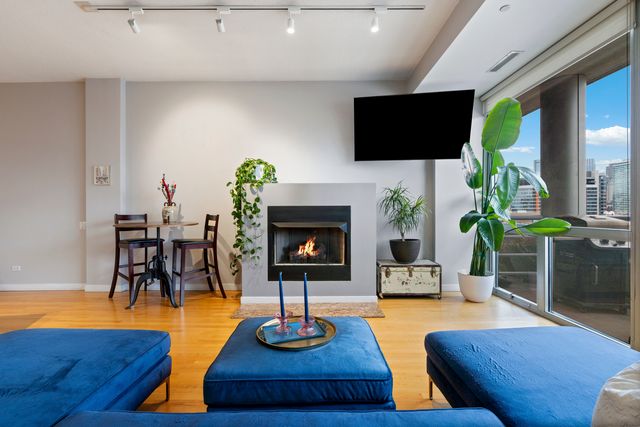 950 W Erie Street 602, Chicago, IL 60642