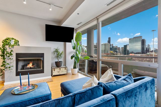 950 W Erie Street 602, Chicago, IL 60642