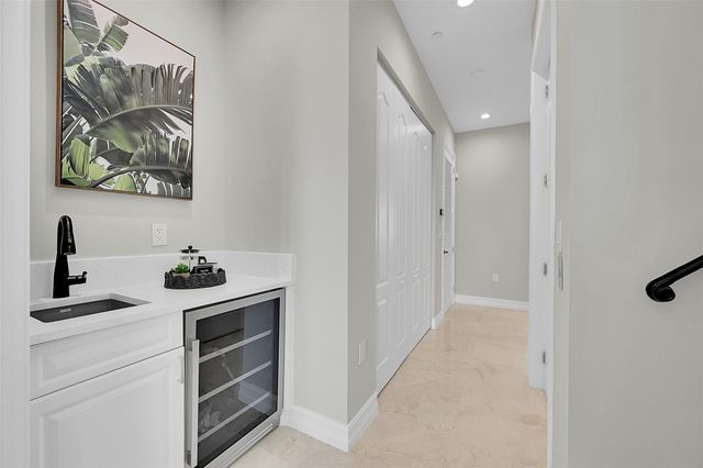 2254 SE 7th Street, Pompano Beach, FL 33062