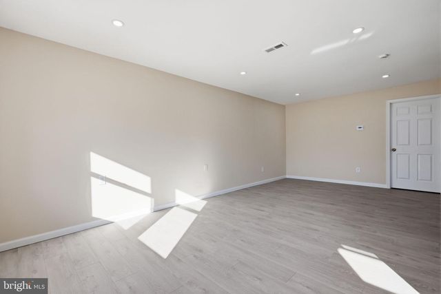 17 IDOLSTONE RD, Levittown, PA 19057