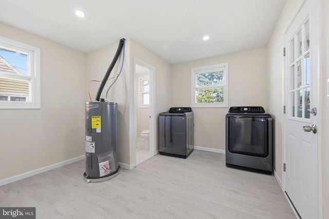 17 IDOLSTONE RD, Levittown, PA 19057