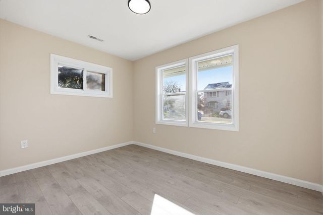 17 IDOLSTONE RD, Levittown, PA 19057