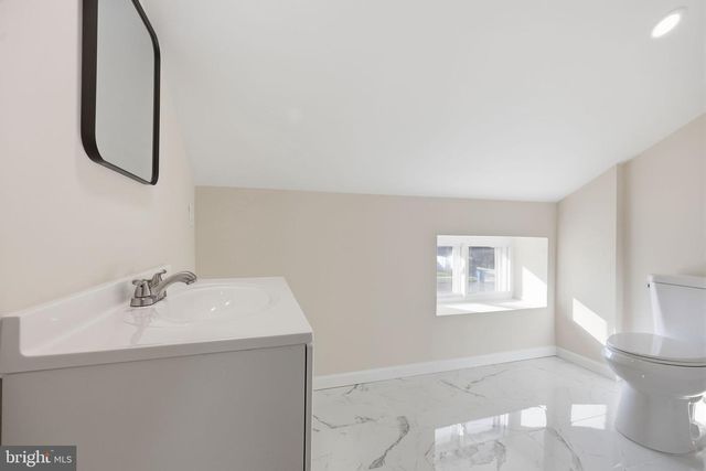 17 IDOLSTONE RD, Levittown, PA 19057
