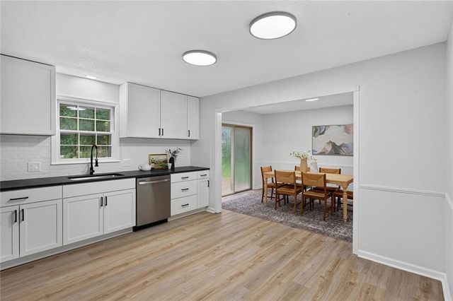 10805 E 65th Street, Raytown, MO 64133