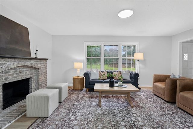 10805 E 65th Street, Raytown, MO 64133