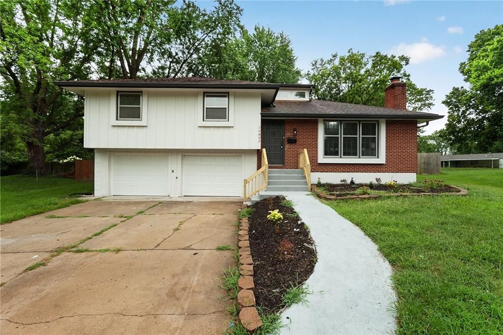 10805 E 65th Street, Raytown, MO 64133
