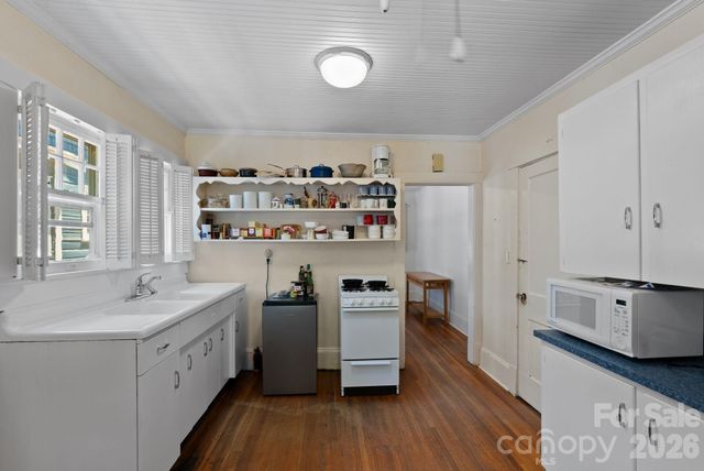 111 Norwood Avenue, Asheville, NC 28804