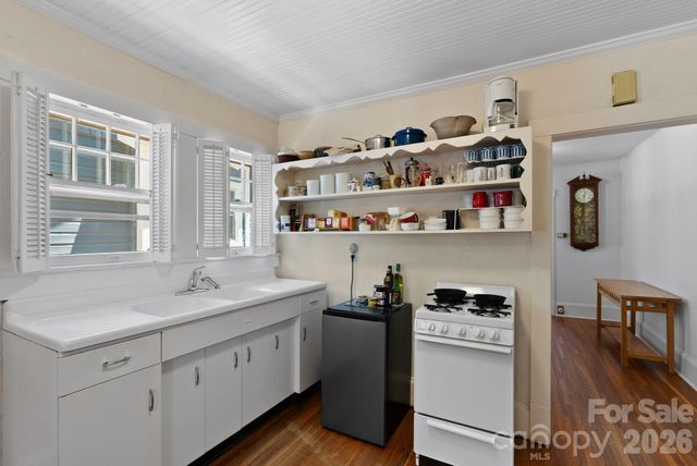 111 Norwood Avenue, Asheville, NC 28804