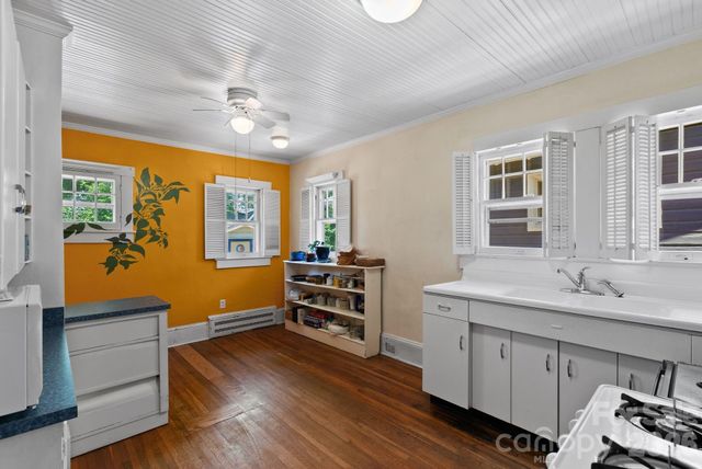 111 Norwood Avenue, Asheville, NC 28804
