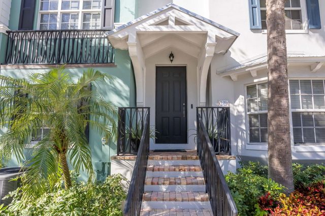 349 E Mallory Circle, Delray Beach, FL 33483