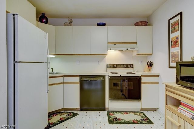 152 Bonney Ct, Bridgewater Twp., NJ 08807