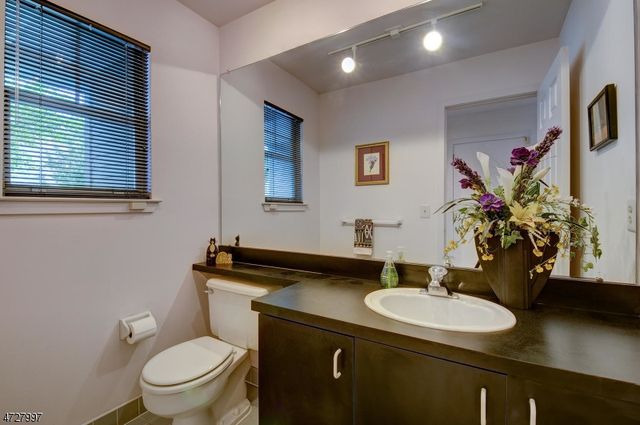 152 Bonney Ct, Bridgewater Twp., NJ 08807