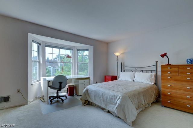 152 Bonney Ct, Bridgewater Twp., NJ 08807