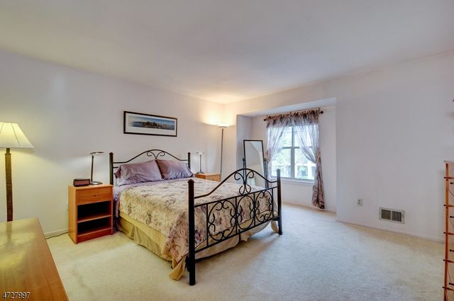152 Bonney Ct, Bridgewater Twp., NJ 08807