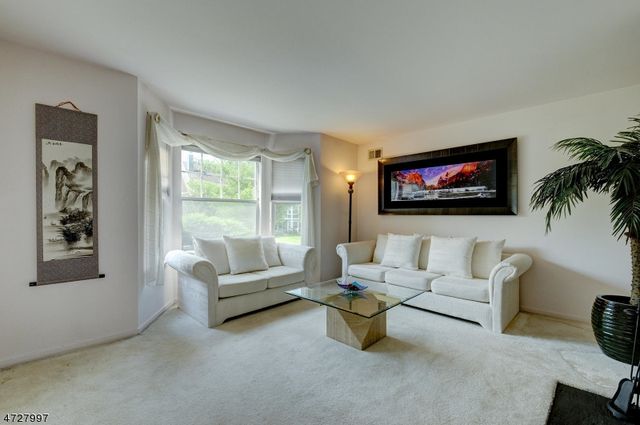 152 Bonney Ct, Bridgewater Twp., NJ 08807