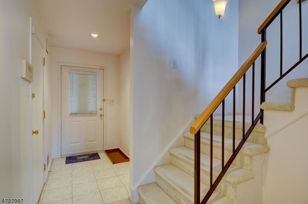 152 Bonney Ct, Bridgewater Twp., NJ 08807 — photo 4