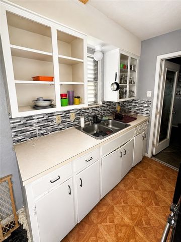 4826 Prescott St, Corpus Christi, TX 78416