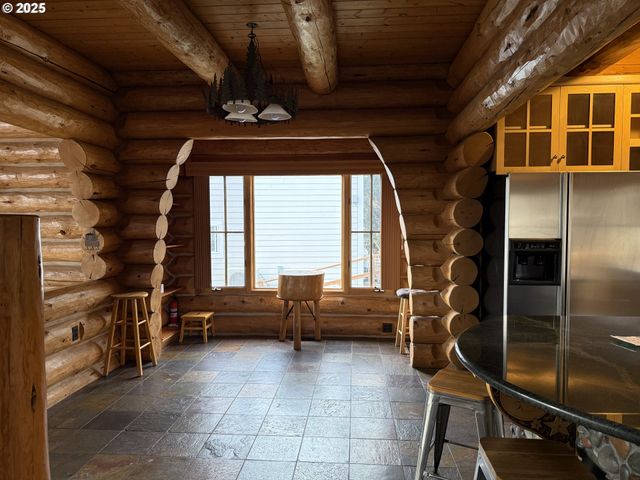 507 ELROD Ave, Maupin, OR 97037