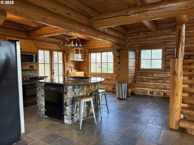 507 ELROD Ave, Maupin, OR 97037