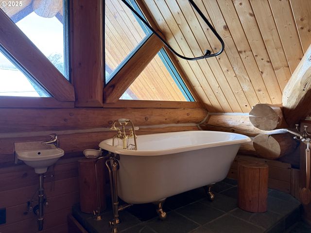 507 ELROD Ave, Maupin, OR 97037