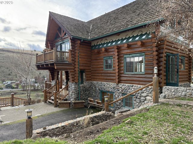 507 ELROD Ave, Maupin, OR 97037