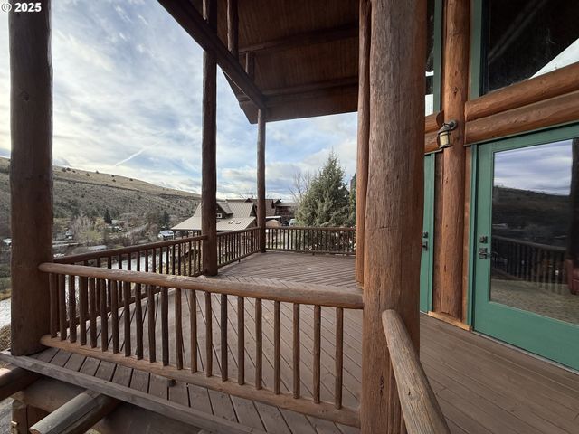 507 ELROD Ave, Maupin, OR 97037