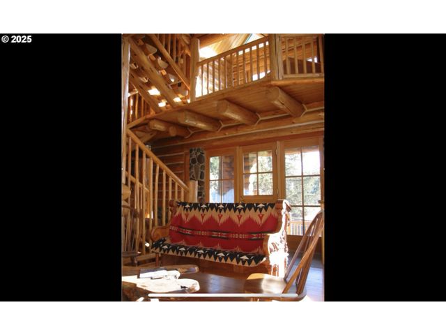 507 ELROD Ave, Maupin, OR 97037