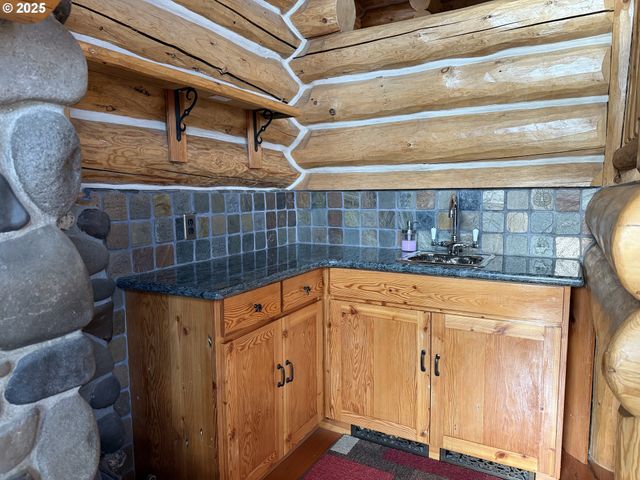 507 ELROD Ave, Maupin, OR 97037