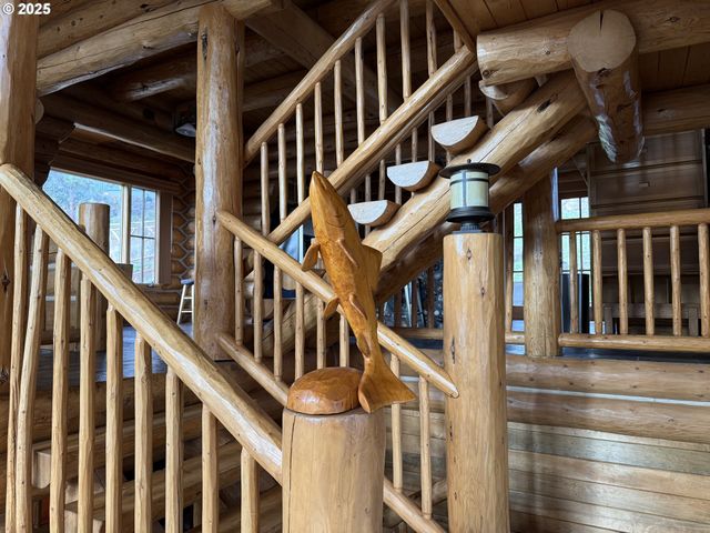 507 ELROD Ave, Maupin, OR 97037