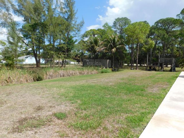 11065 N 67th Place N, West Palm Beach, FL 33412